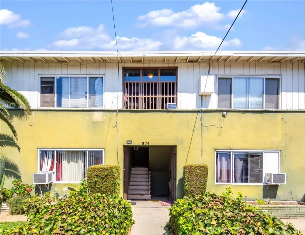 1072 W WILSON STREET Pomona, CA 91768