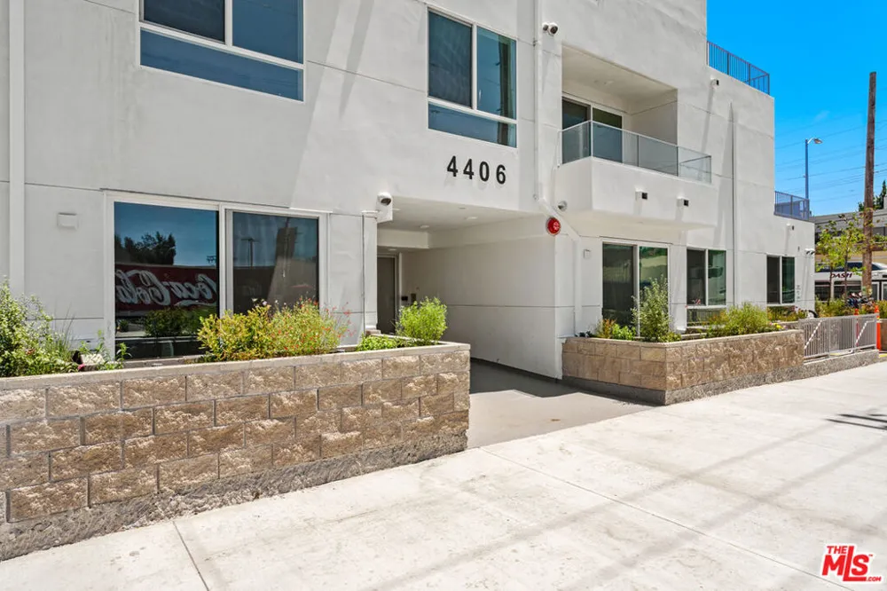 4406 Fulton Street #103 Sherman Oaks, CA 91423