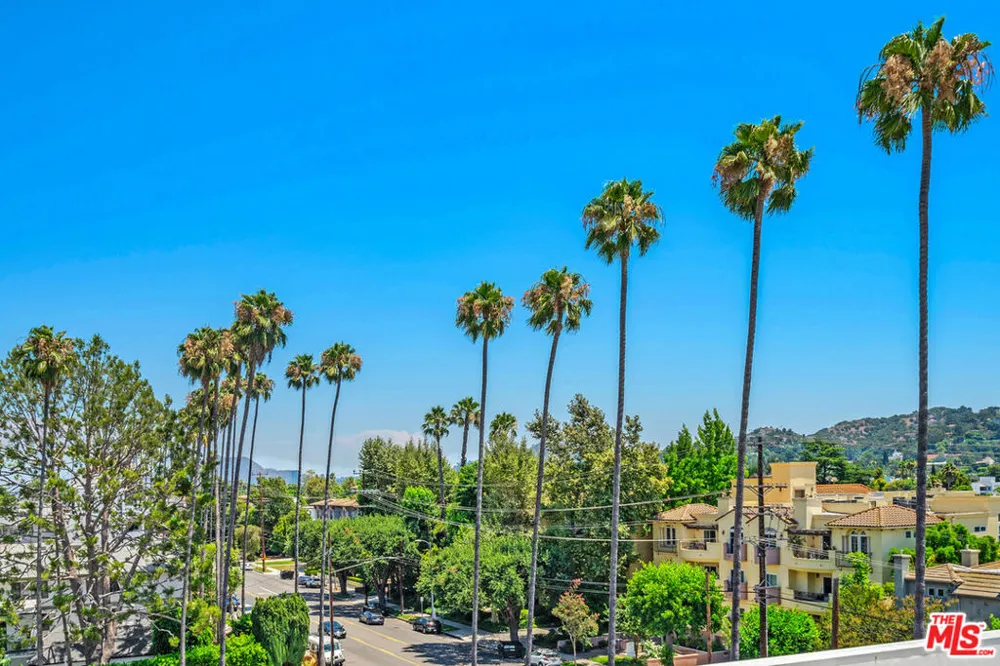 4406 Fulton Street #103 Sherman Oaks, CA 91423