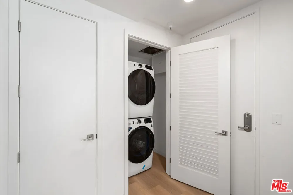 4406 Fulton Street #103 Sherman Oaks, CA 91423
