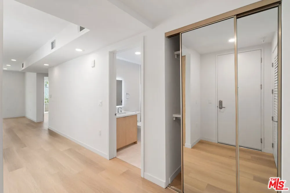 4406 Fulton Street #103 Sherman Oaks, CA 91423