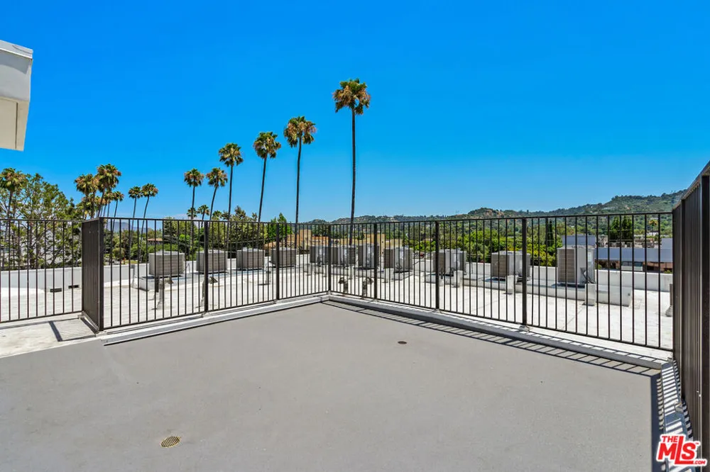 4406 Fulton Street #103 Sherman Oaks, CA 91423