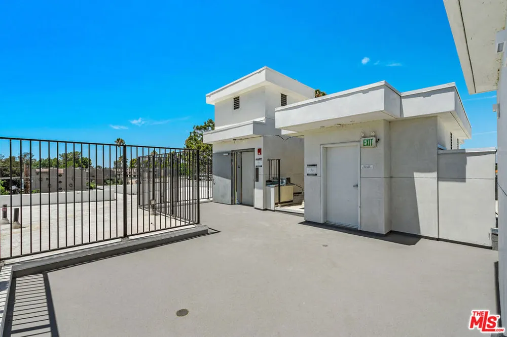 4406 Fulton Street #103 Sherman Oaks, CA 91423