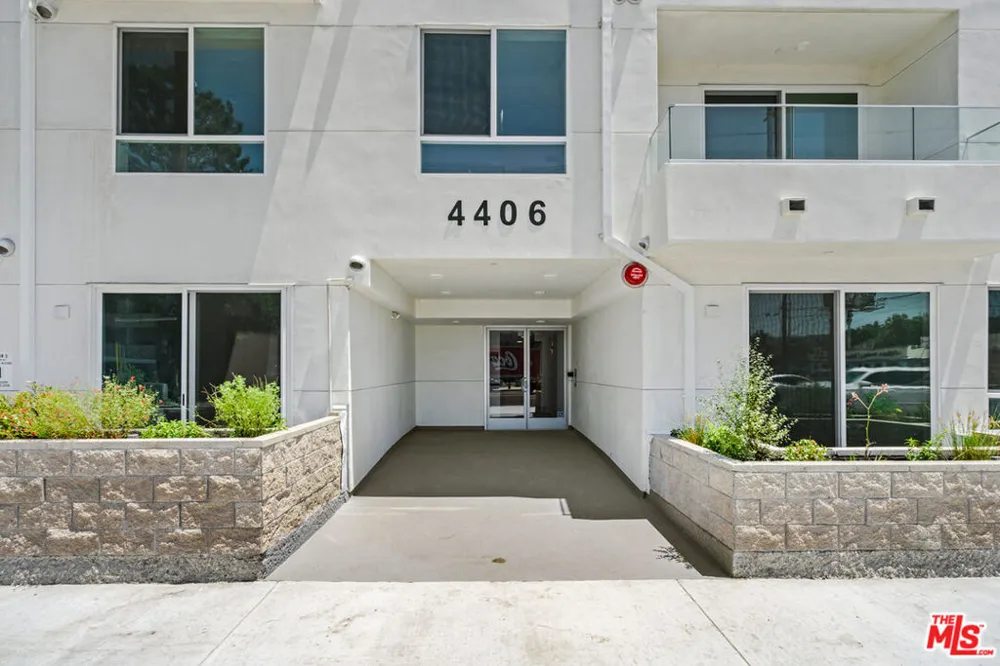 4406 Fulton Street #103 Sherman Oaks, CA 91423