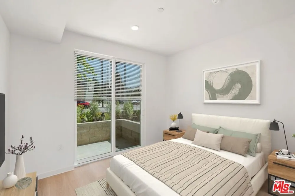 4406 Fulton Street #103 Sherman Oaks, CA 91423