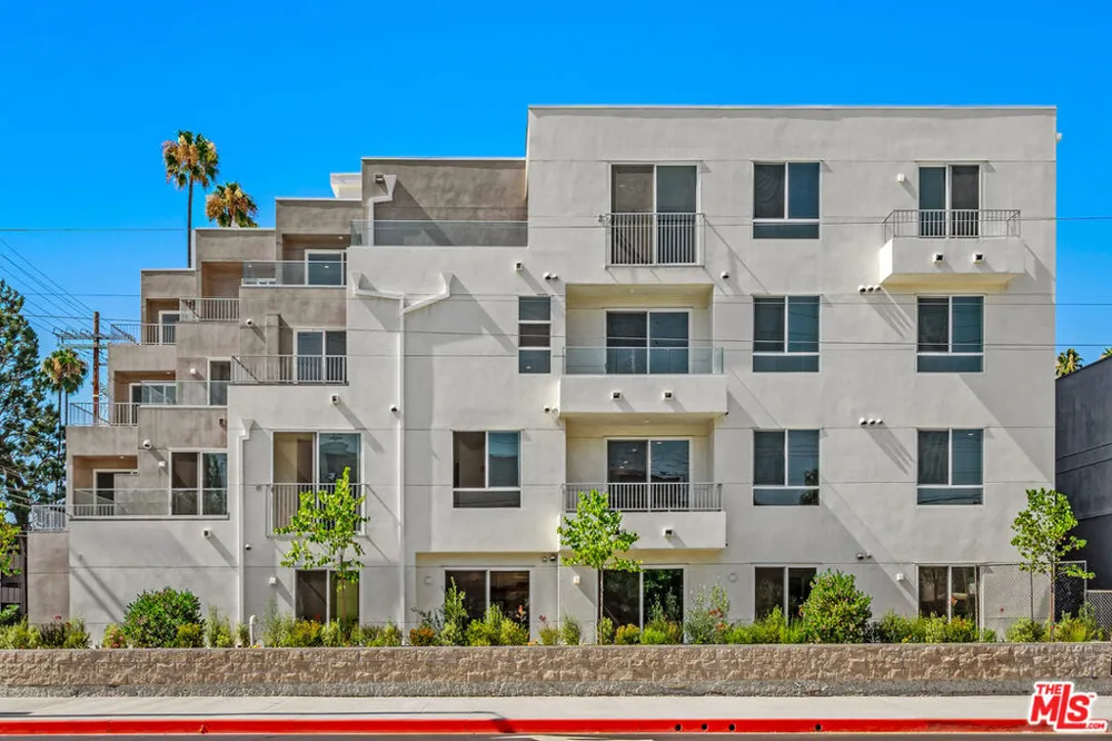 4406 Fulton Street #103 Sherman Oaks, CA 91423