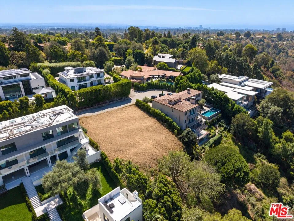 1515 Umeo Road Los Angeles, CA 90272