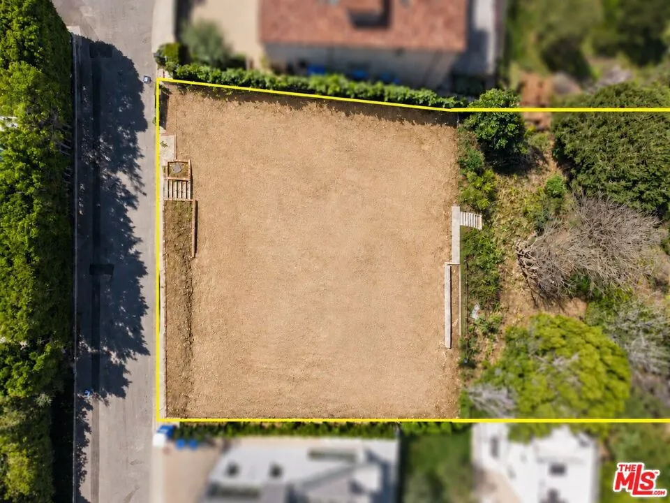 1515 Umeo Road Los Angeles, CA 90272