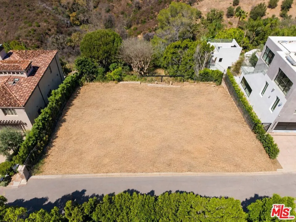 1515 Umeo Road Los Angeles, CA 90272