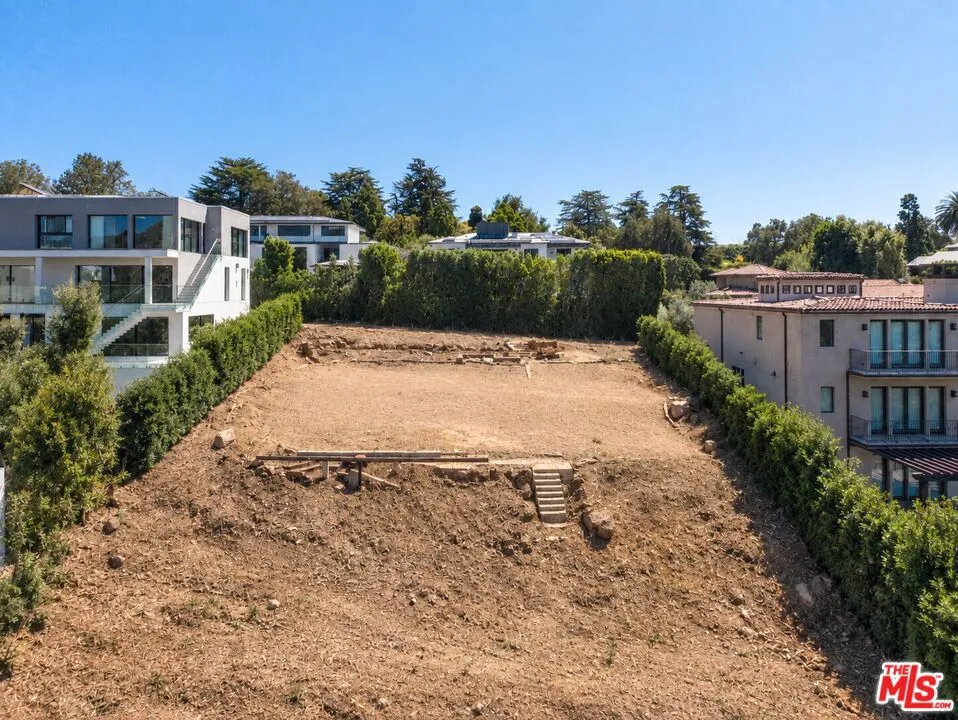 1515 Umeo Road Los Angeles, CA 90272