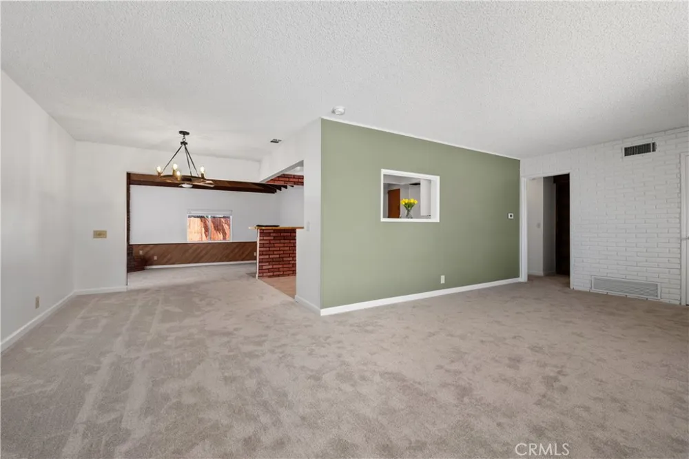 805 S Oakhaven Anaheim, CA 92804