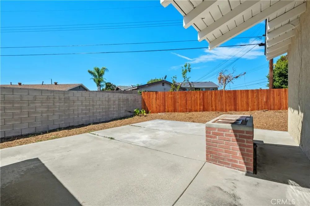 805 S Oakhaven Anaheim, CA 92804