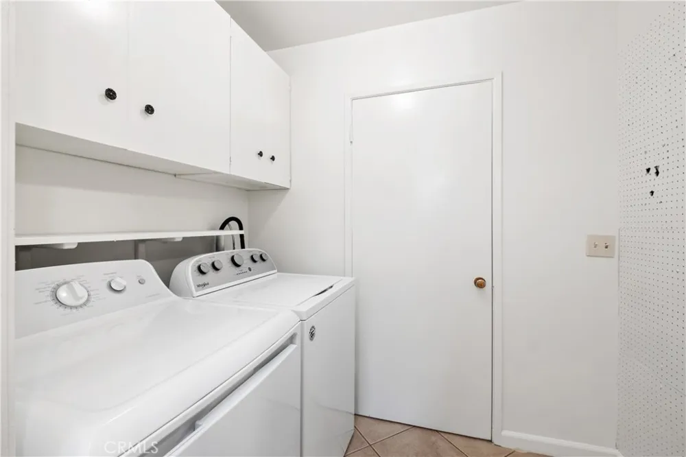 805 S Oakhaven Anaheim, CA 92804