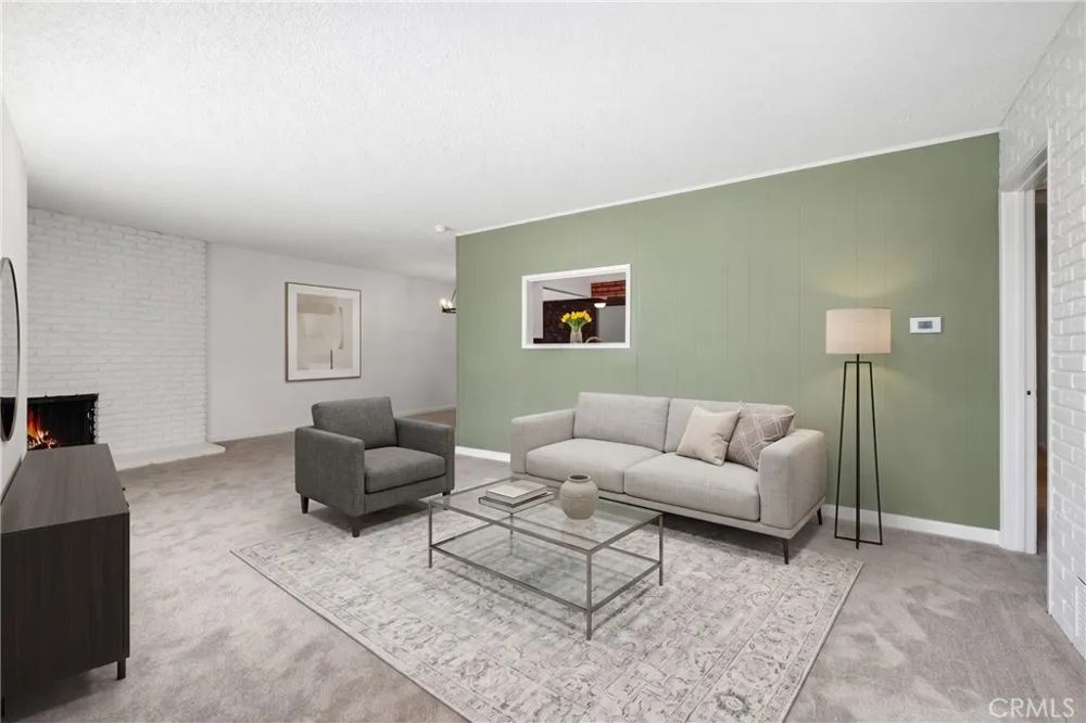 805 S Oakhaven Anaheim, CA 92804