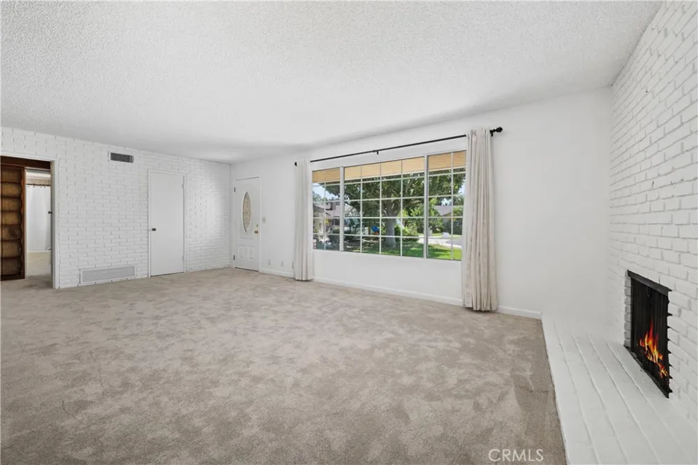 805 S Oakhaven Anaheim, CA 92804