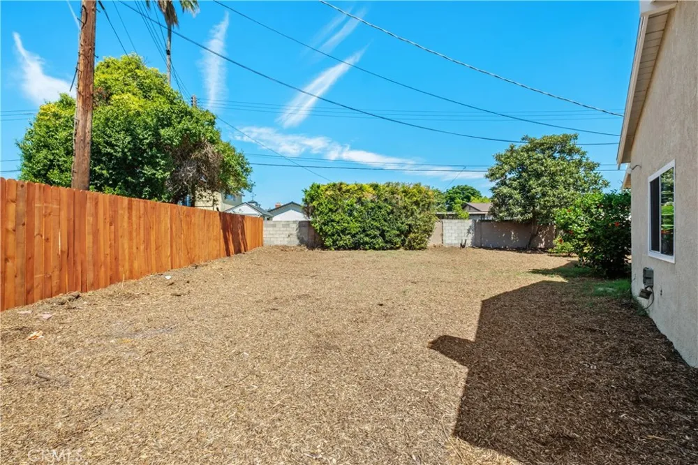 805 S Oakhaven Anaheim, CA 92804