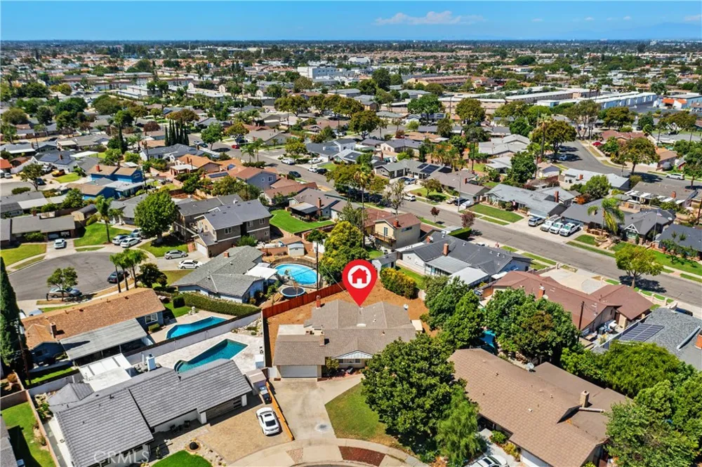 805 S Oakhaven Anaheim, CA 92804