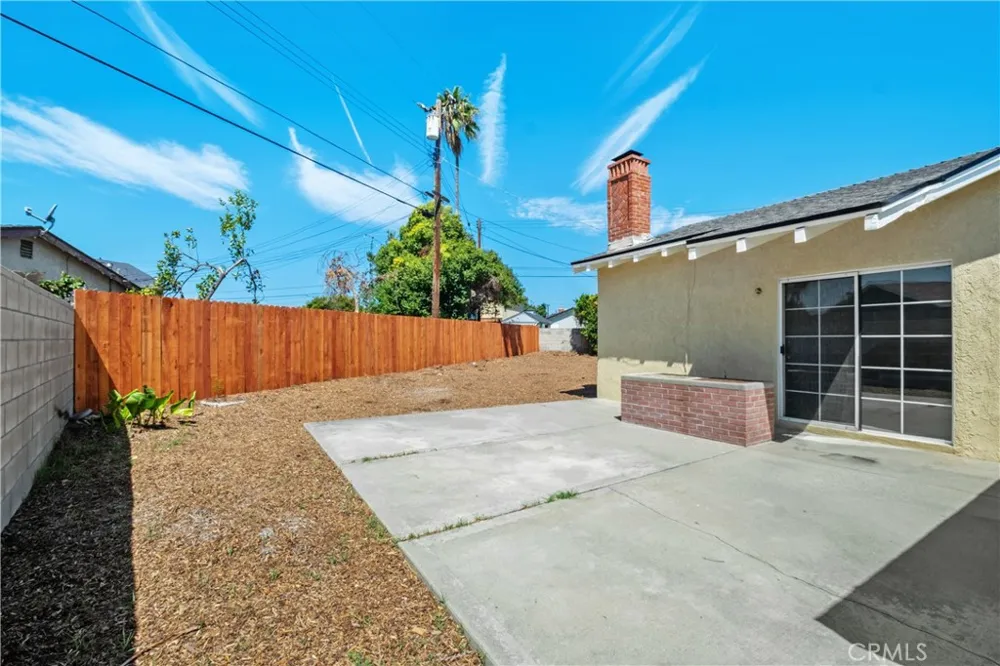 805 S Oakhaven Anaheim, CA 92804