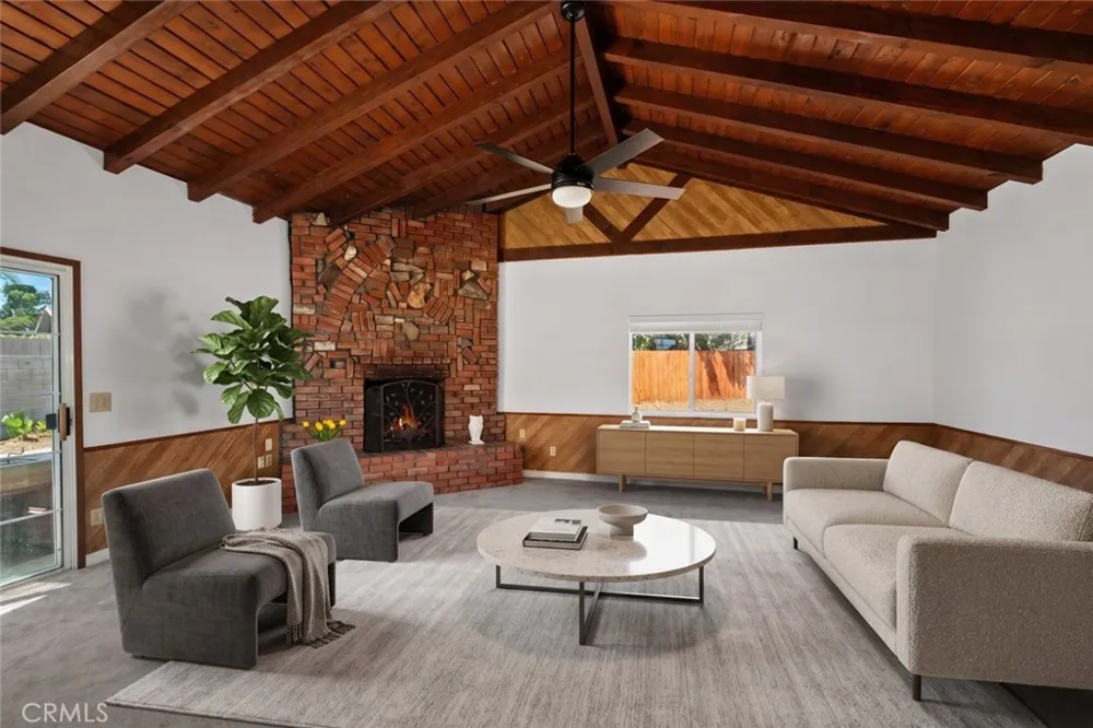 805 S Oakhaven Anaheim, CA 92804