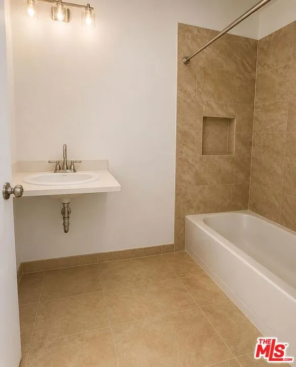 6859 Laurel Canyon Boulevard #210 Los Angeles, CA 91605