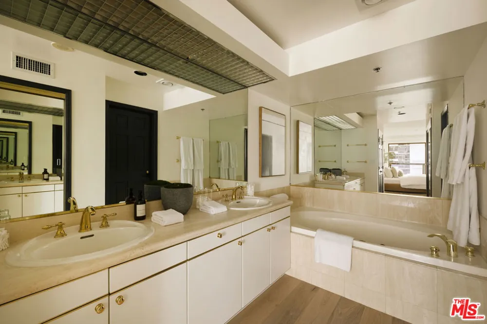 10724 Wilshire Boulevard #803 Los Angeles, CA 90024