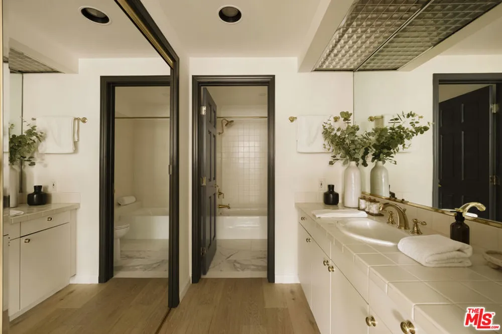 10724 Wilshire Boulevard #803 Los Angeles, CA 90024