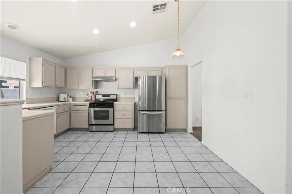 4141 De Anza Palmdale, CA 93551