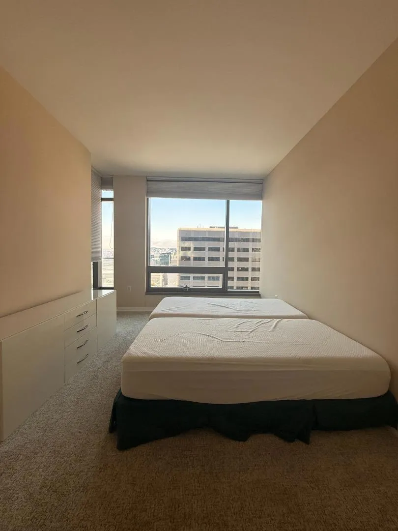 1 Hawthorne Street #14C San Francisco, CA 94105