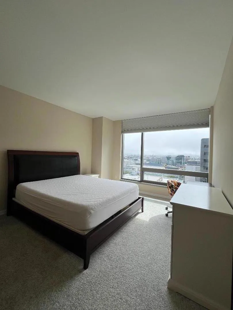 1 Hawthorne Street #14C San Francisco, CA 94105