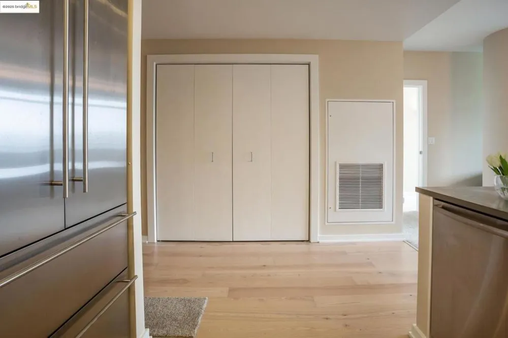 1 Hawthorne Street #14C San Francisco, CA 94105