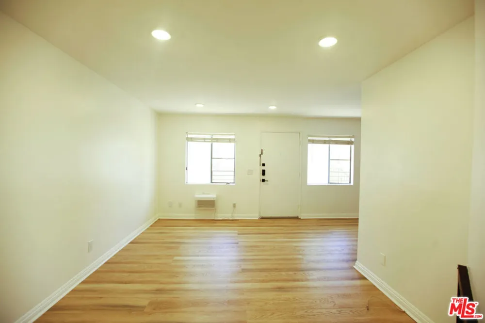 833 S Orange Grove Avenue #2 Los Angeles, CA 90036