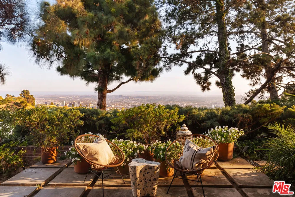 9225 Nightingale Drive Los Angeles, CA 90069