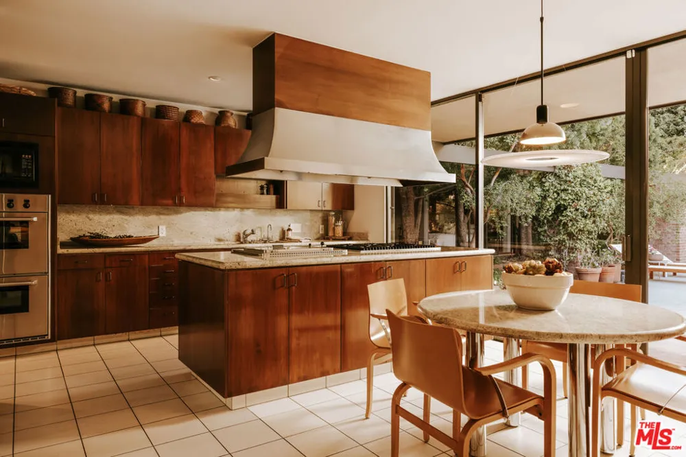 9225 Nightingale Drive Los Angeles, CA 90069
