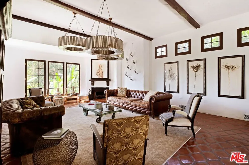 2556 Aberdeen Avenue Los Angeles, CA 90027