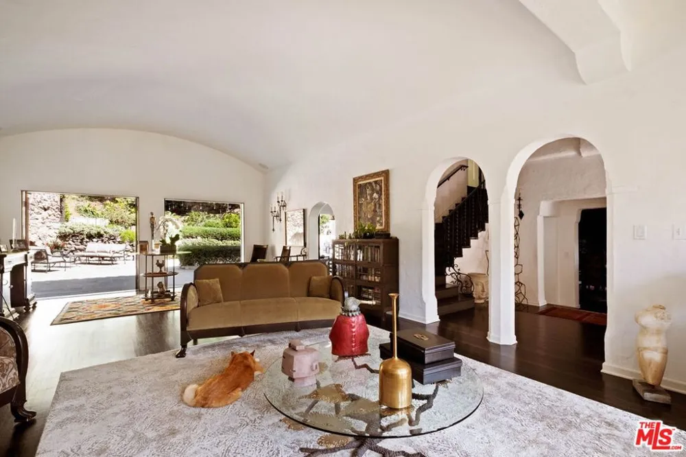2556 Aberdeen Avenue Los Angeles, CA 90027