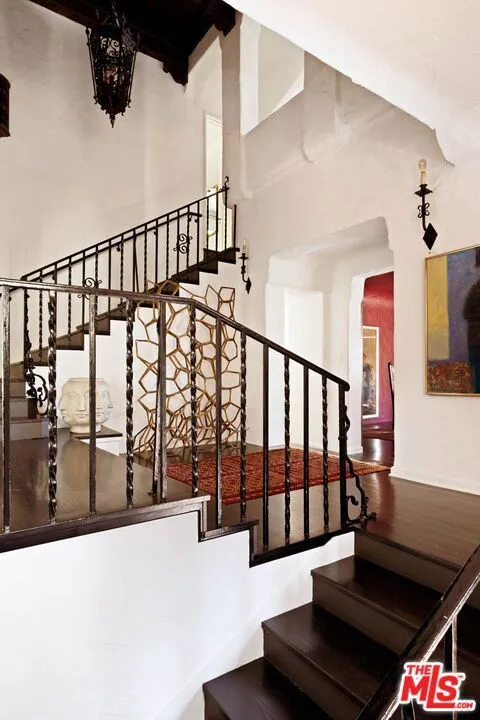 2556 Aberdeen Avenue Los Angeles, CA 90027