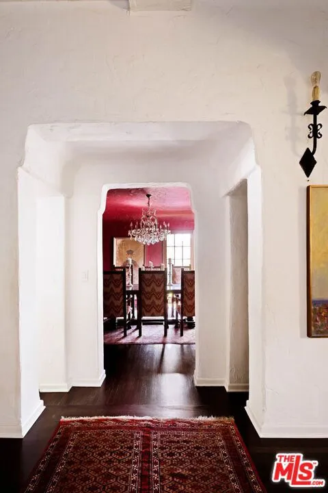 2556 Aberdeen Avenue Los Angeles, CA 90027