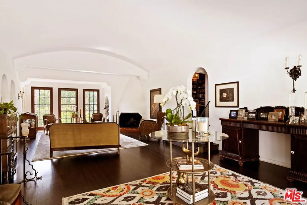 2556 Aberdeen Avenue Los Angeles, CA 90027
