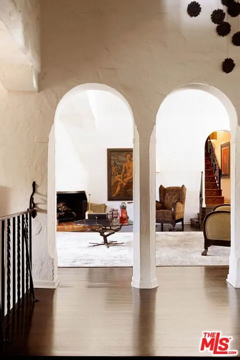 2556 Aberdeen Avenue Los Angeles, CA 90027
