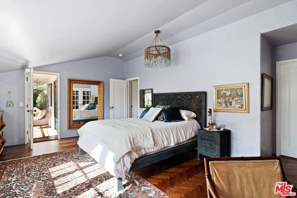 2556 Aberdeen Avenue Los Angeles, CA 90027