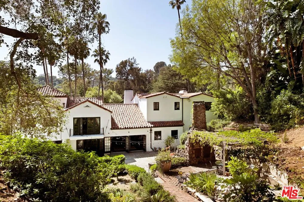 2556 Aberdeen Avenue Los Angeles, CA 90027