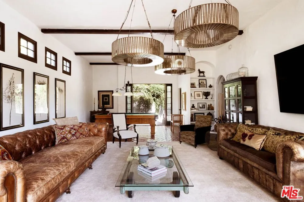 2556 Aberdeen Avenue Los Angeles, CA 90027