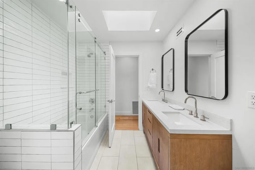 1121 Via Carolina La Jolla, CA 92037