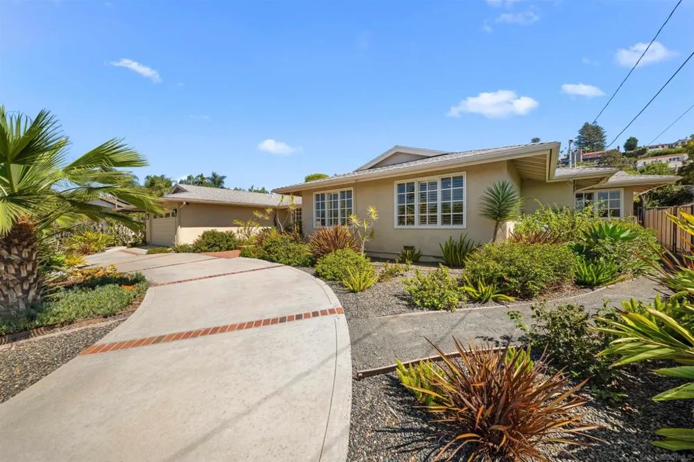1121 Via Carolina La Jolla, CA 92037