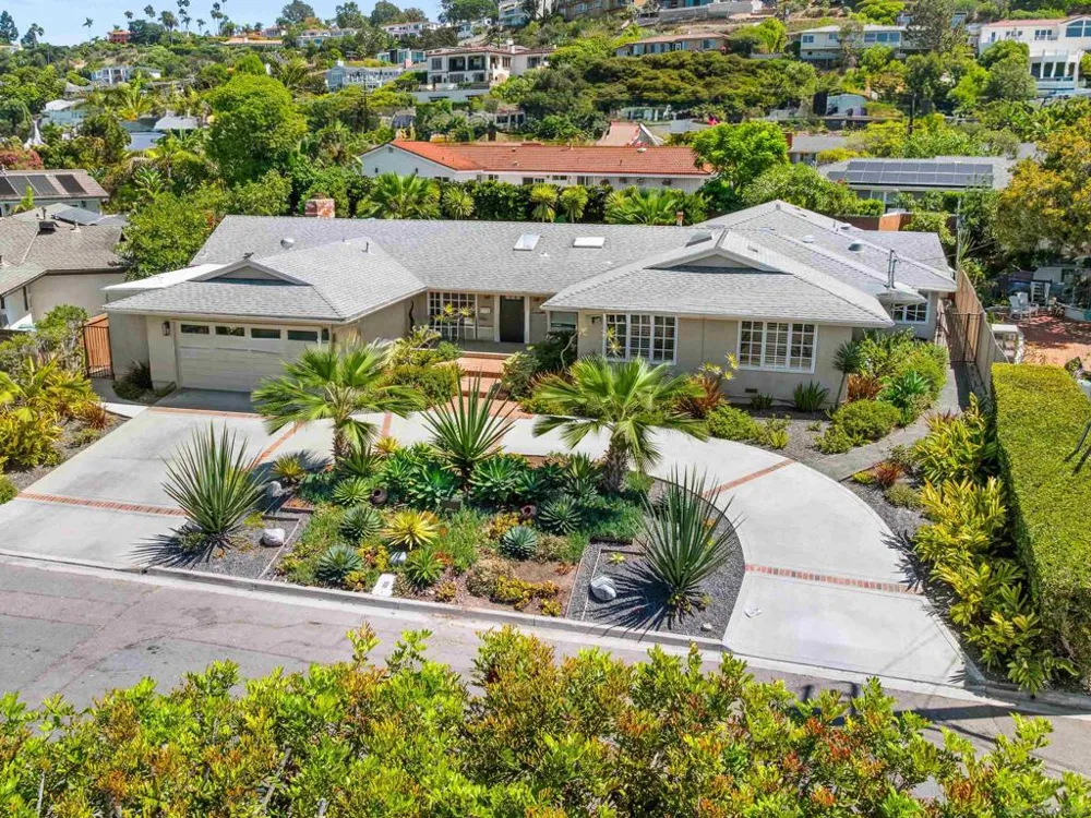 1121 Via Carolina La Jolla, CA 92037