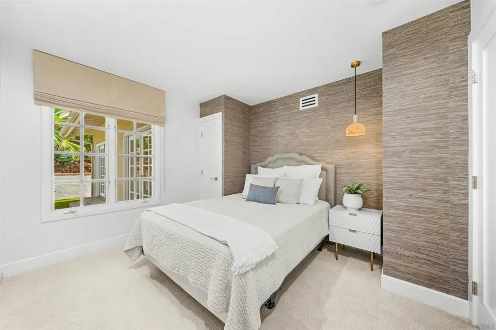 1121 Via Carolina La Jolla, CA 92037