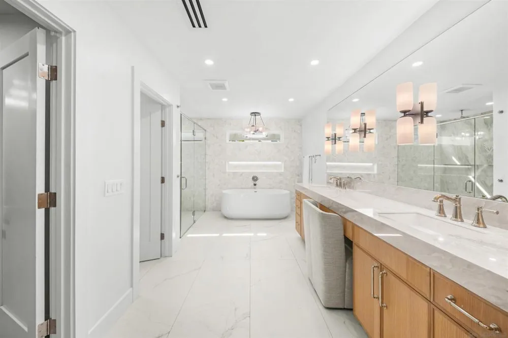 1121 Via Carolina La Jolla, CA 92037