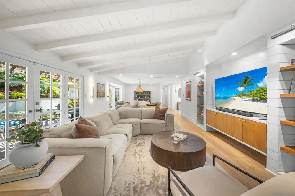1121 Via Carolina La Jolla, CA 92037