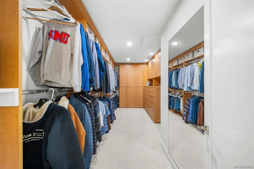 1121 Via Carolina La Jolla, CA 92037