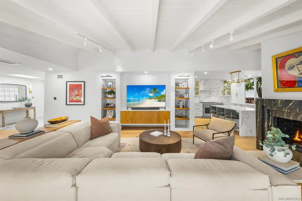 1121 Via Carolina La Jolla, CA 92037